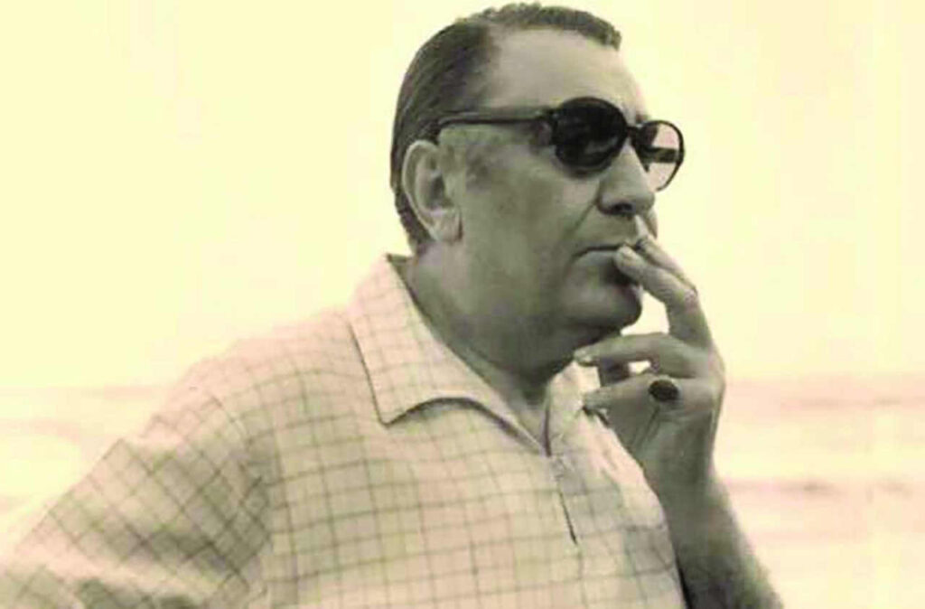 آهنگ هستی چه بود از غلامحسین بنان