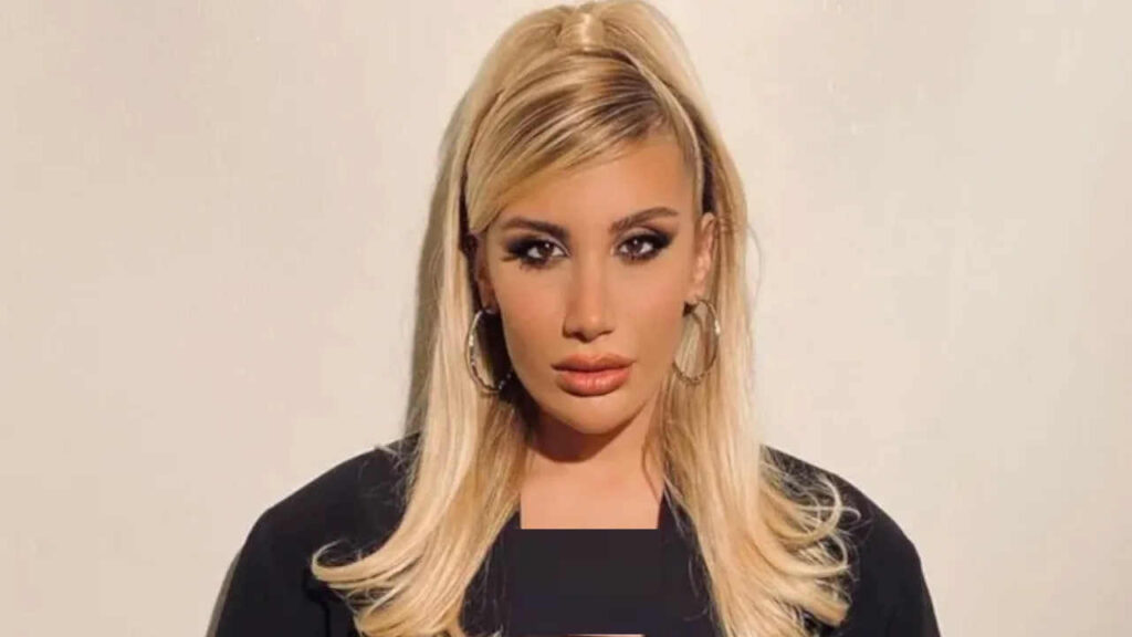 آهنگ Bu Defa Başka از ایرم دریکی