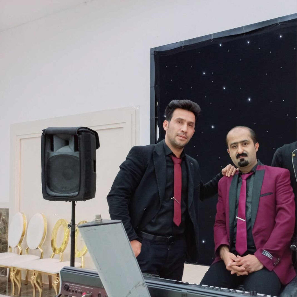 آهنگ با نغمه نغمه نغمه دل از تو بردم