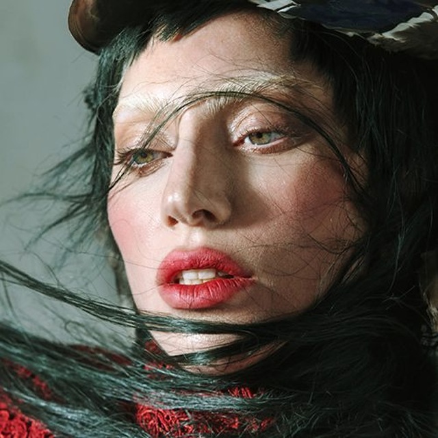 آهنگ Shape of a Woman از lady gaga