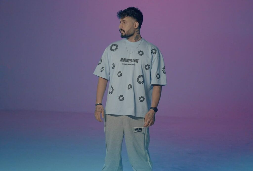 آهنگ ماه از ساواش